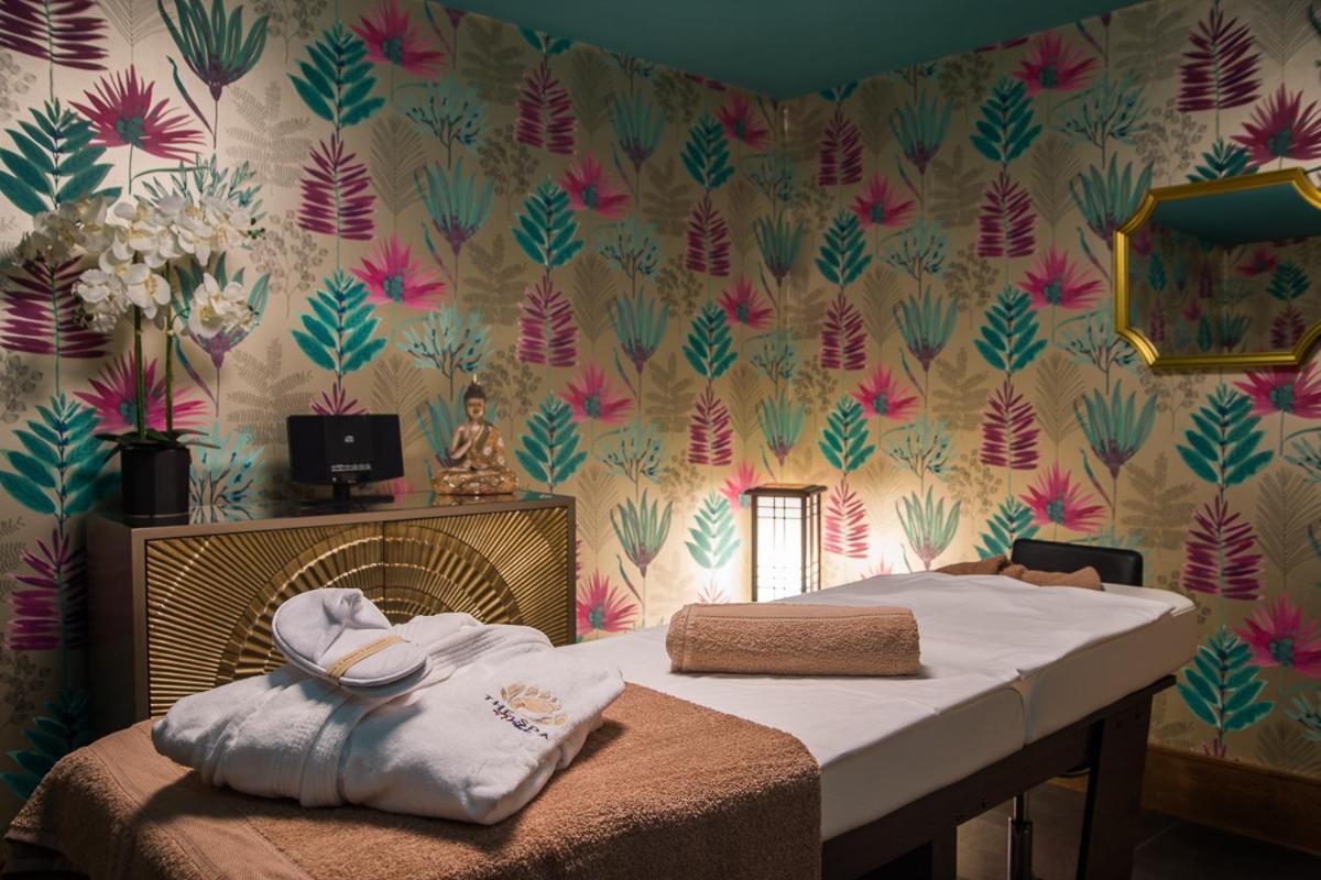 בונדוראן Holyrood Hotel - Leisure Centre & The Spa At Orchids מראה חיצוני תמונה
