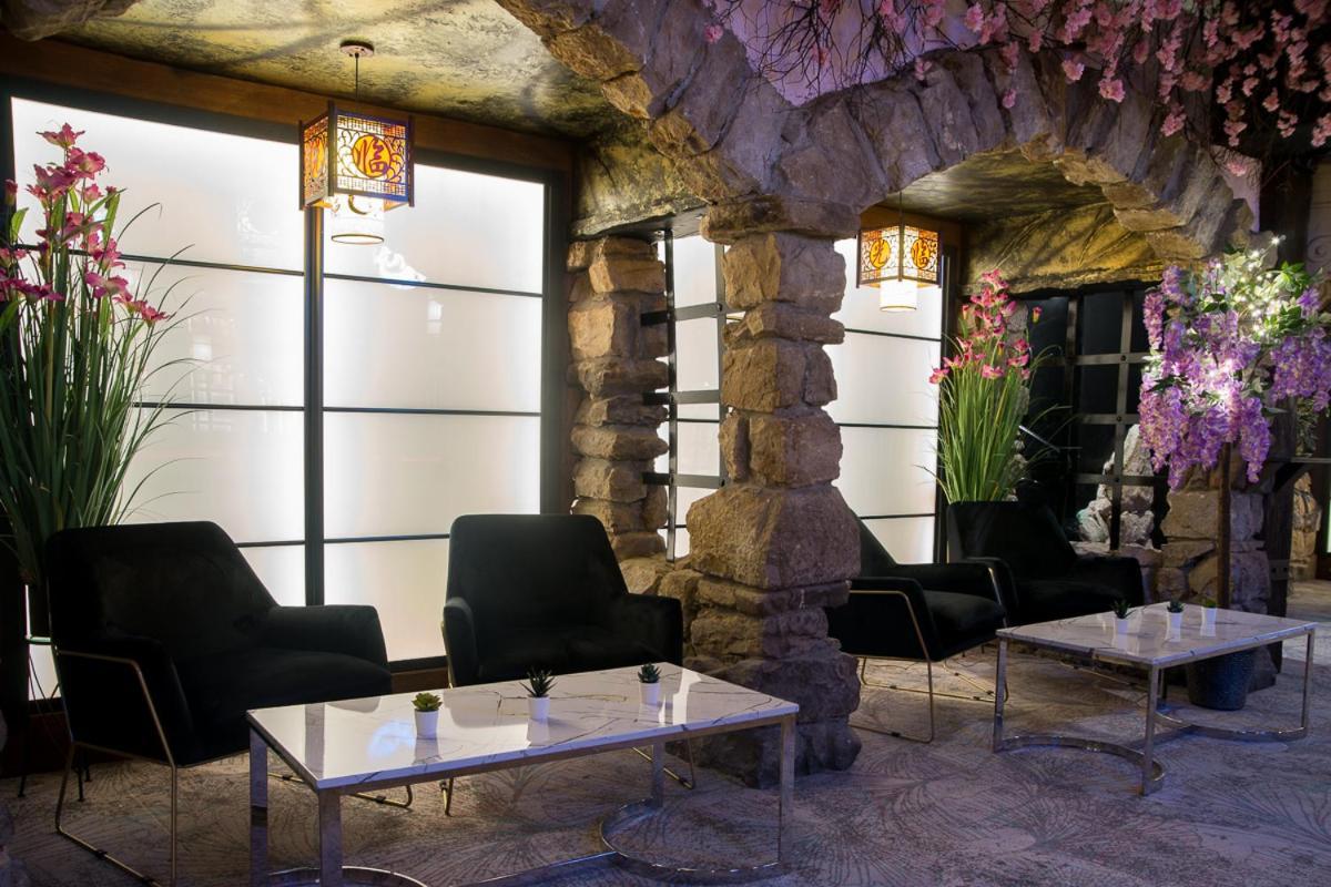 בונדוראן Holyrood Hotel - Leisure Centre & The Spa At Orchids מראה חיצוני תמונה