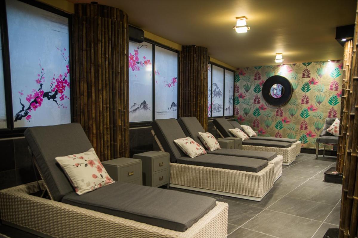 בונדוראן Holyrood Hotel - Leisure Centre & The Spa At Orchids מראה חיצוני תמונה