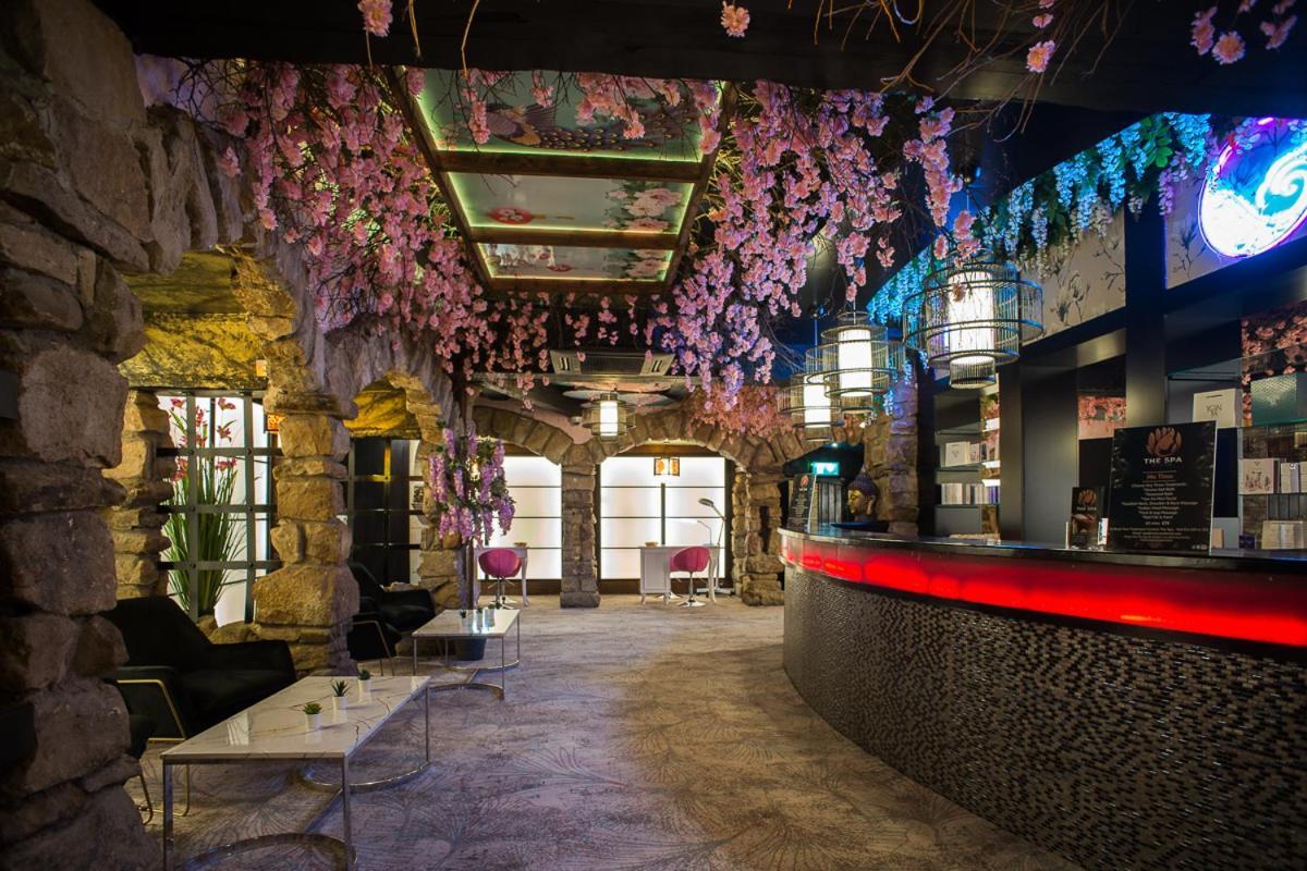 בונדוראן Holyrood Hotel - Leisure Centre & The Spa At Orchids מראה חיצוני תמונה