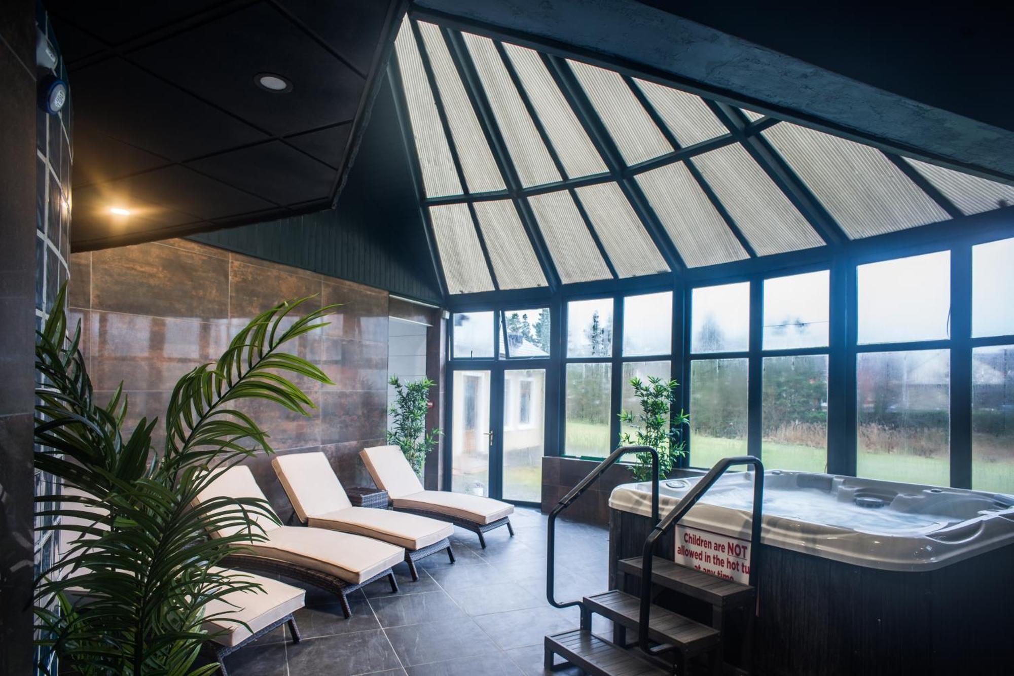 בונדוראן Holyrood Hotel - Leisure Centre & The Spa At Orchids מראה חיצוני תמונה
