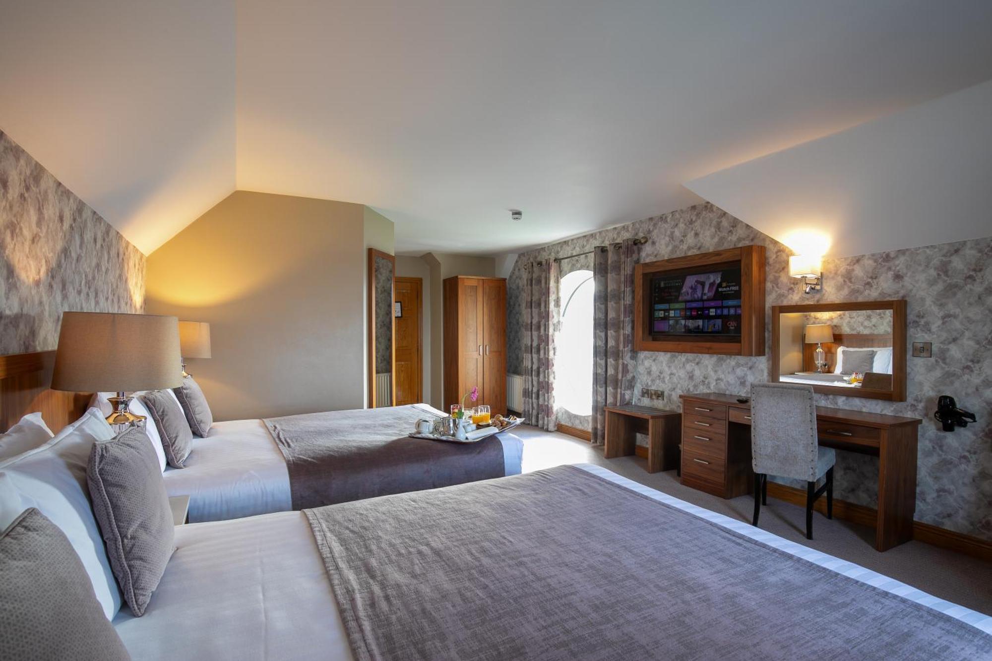 בונדוראן Holyrood Hotel - Leisure Centre & The Spa At Orchids מראה חיצוני תמונה