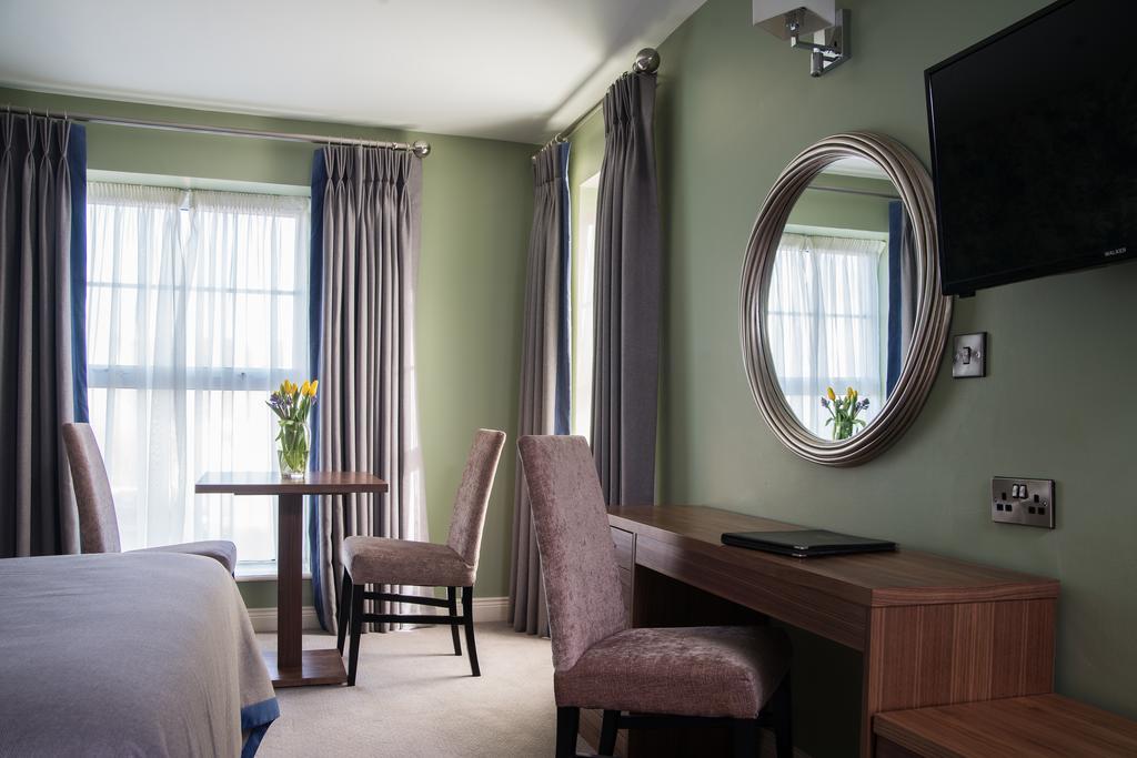 בונדוראן Holyrood Hotel - Leisure Centre & The Spa At Orchids מראה חיצוני תמונה